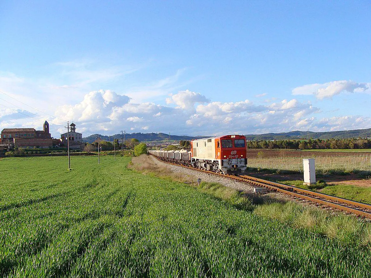 Freight trains see an increase in the past week's operations
