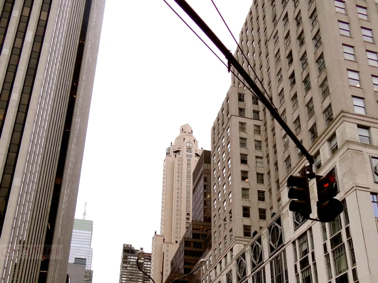 Streety dwellers of Santa Amélia have long been plagued by distasteful bus noise