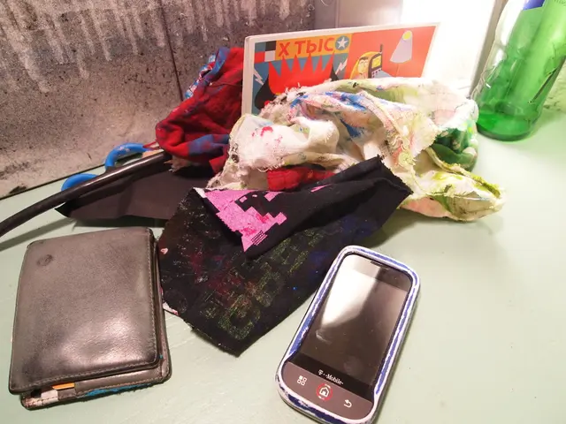 Strategies for initiating savings, even for those with no accumulated wealth