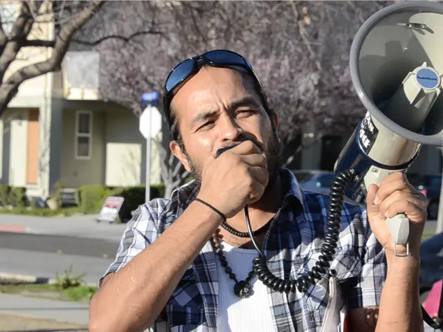 Expanded Bullish Megaphone Pattern Signals $4 Target for POPCAT Stock