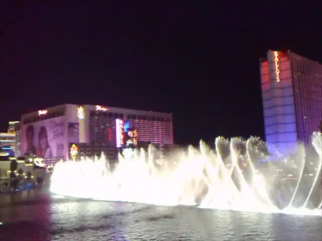 Savings Bank in Gräfrath experiences water damage; SB-Center temporarily halted operations