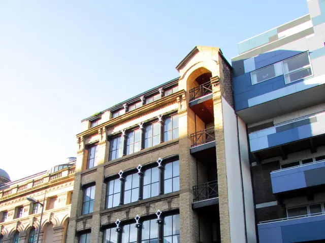 Construction development at Fuggerstraße Intersection School Project